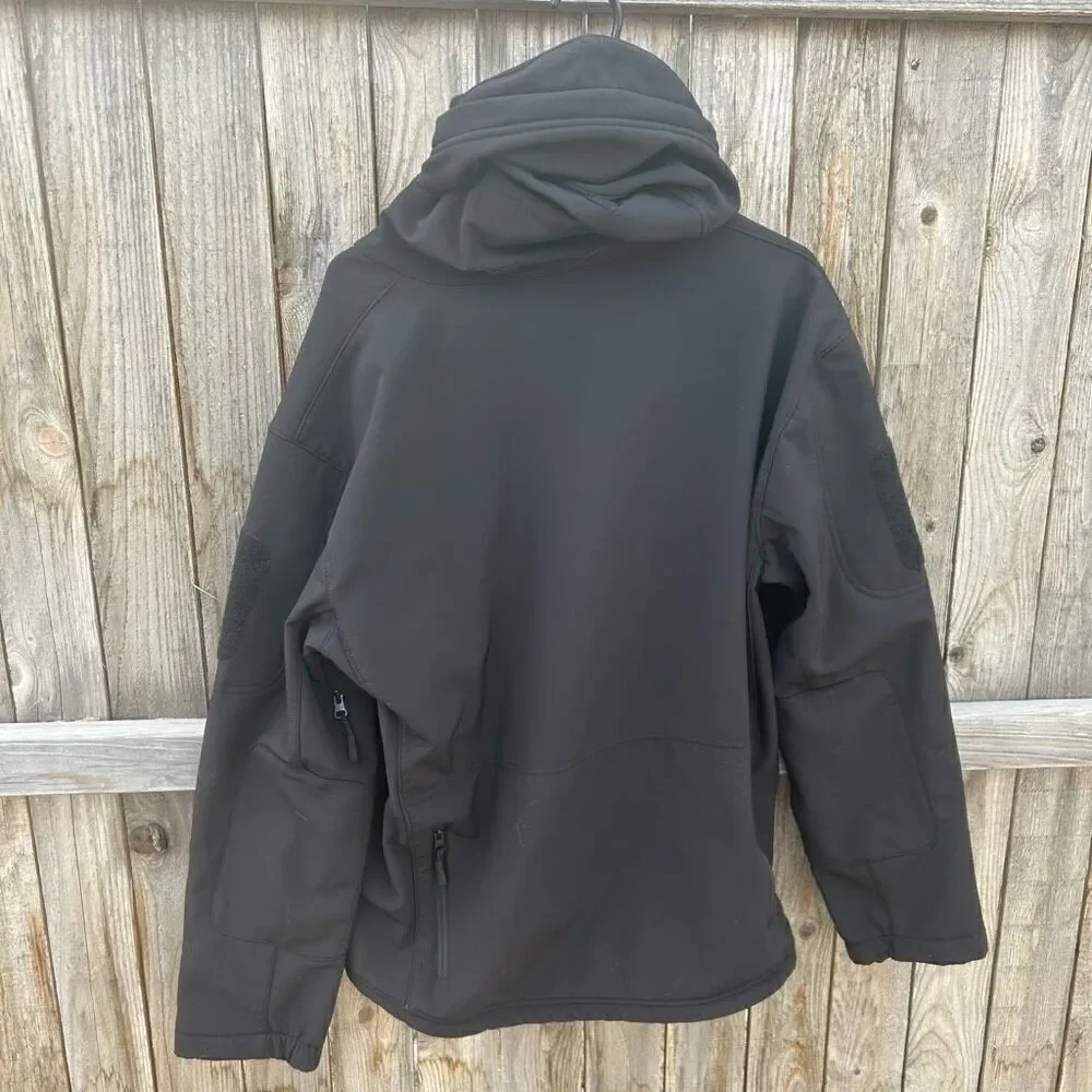 Jemehorn jacket xl zip up pockets hooded.